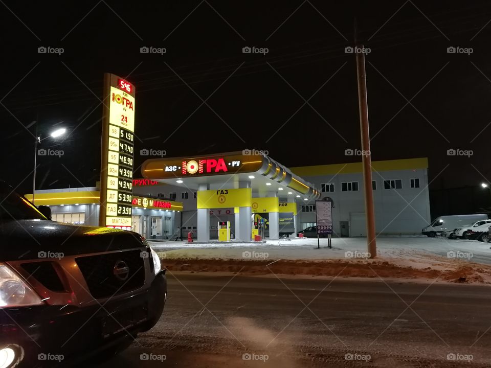 evening at the gas station