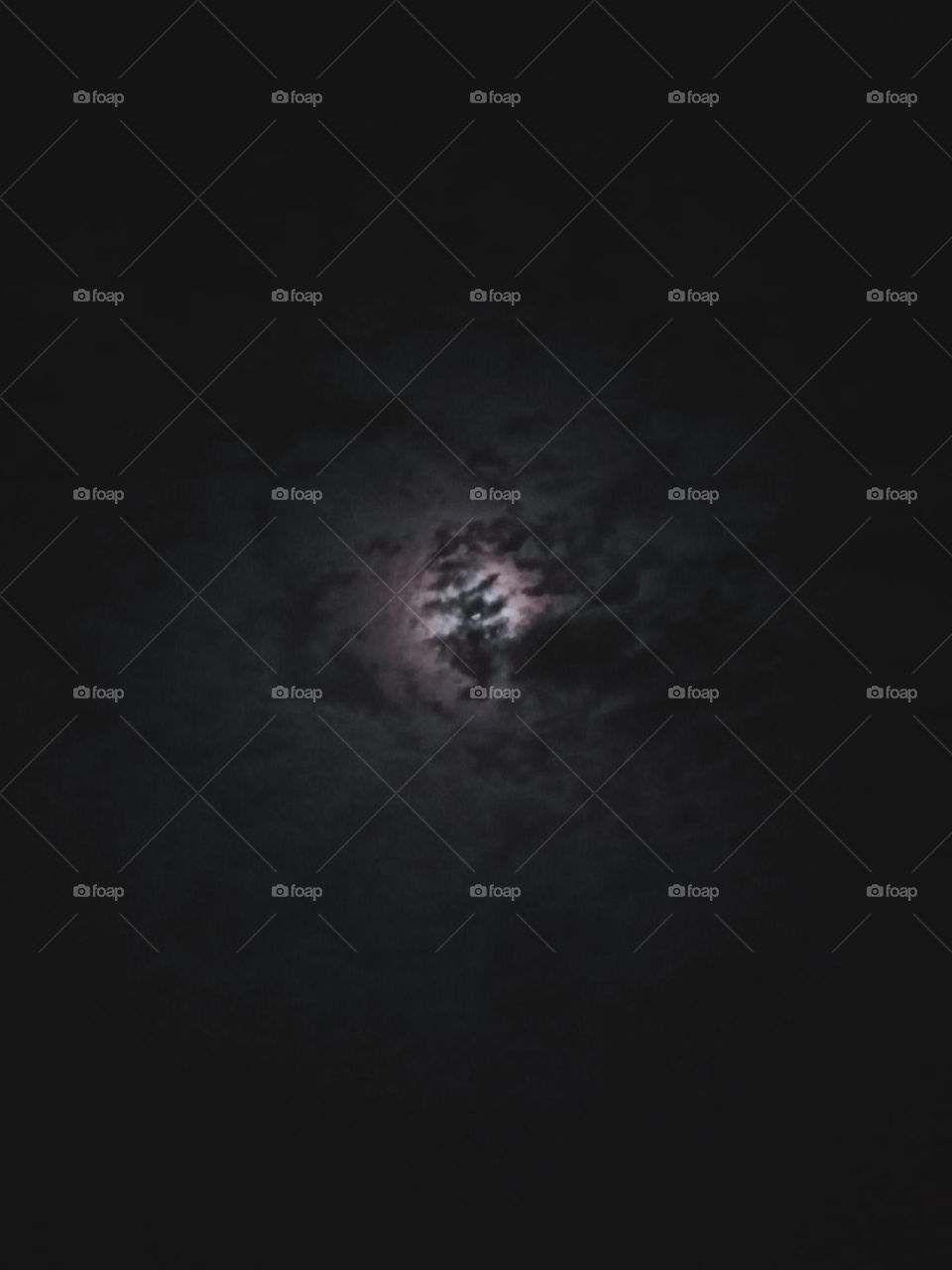 Ravarma VanguvO / Art of Clouds / Shimmering clouds / Night light of the sky / The hidden moon