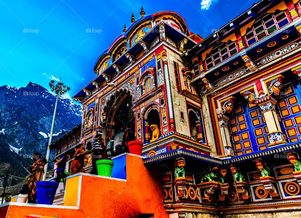 The colorful and ancient Badrinath or Badrinarayan Temple is a Hindu temple dedicated to Lord Vishnu which is situated in the town of Badrinath in Uttarakhand, India.