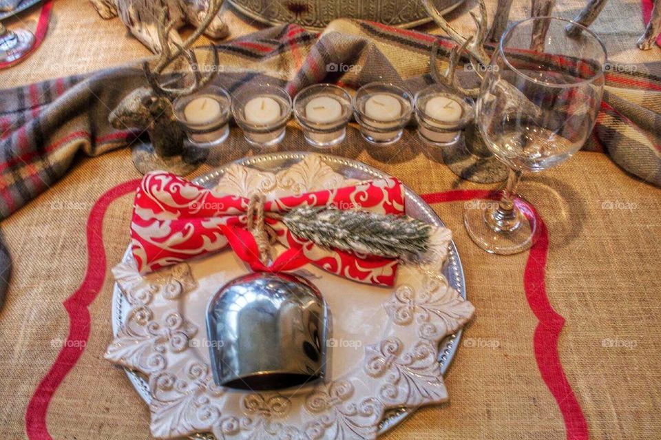 Silver Bells. A Christmas themed table