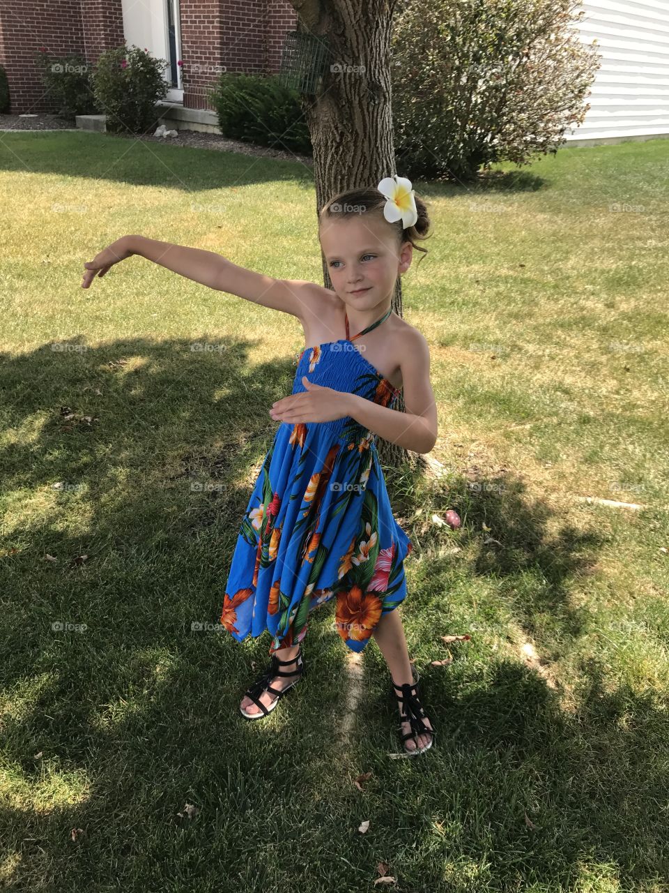 Little hula girl