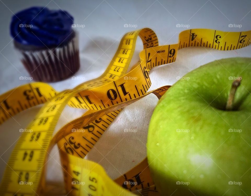 Apple vs cupcake. Which do you choose? 