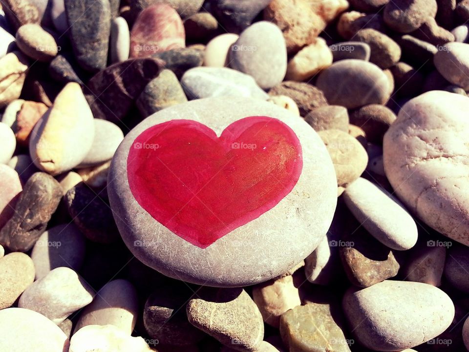 Heart pebble