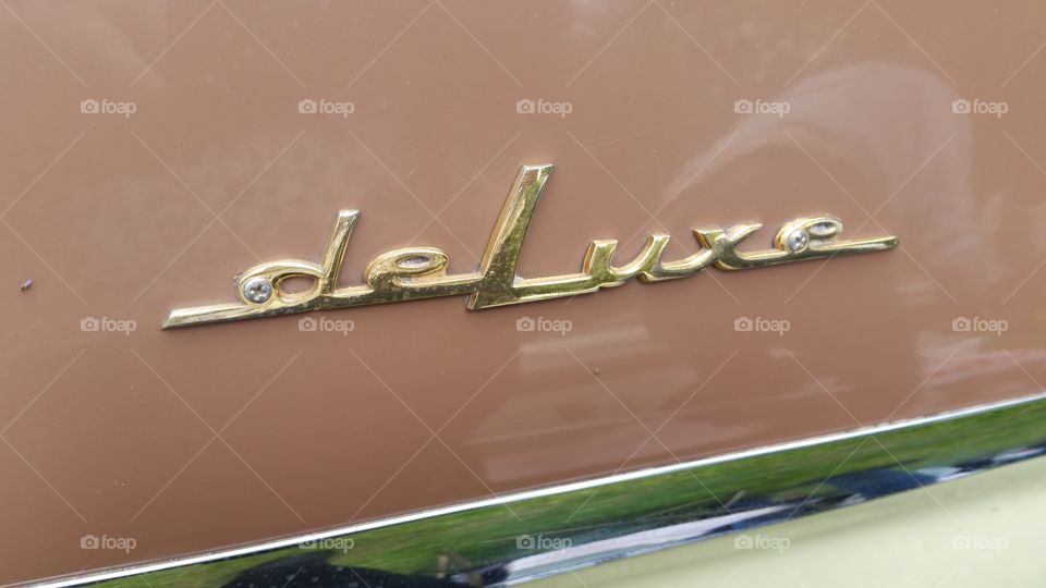 deluxe car badge