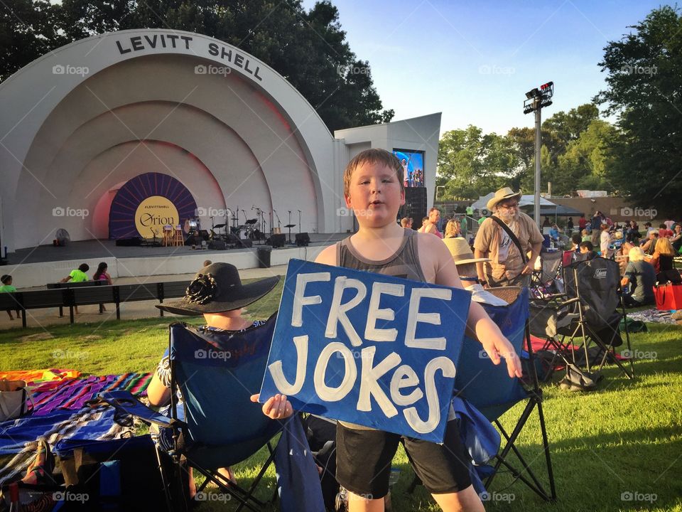 Free jokes kid, Levitt Shell, Memphis 2015