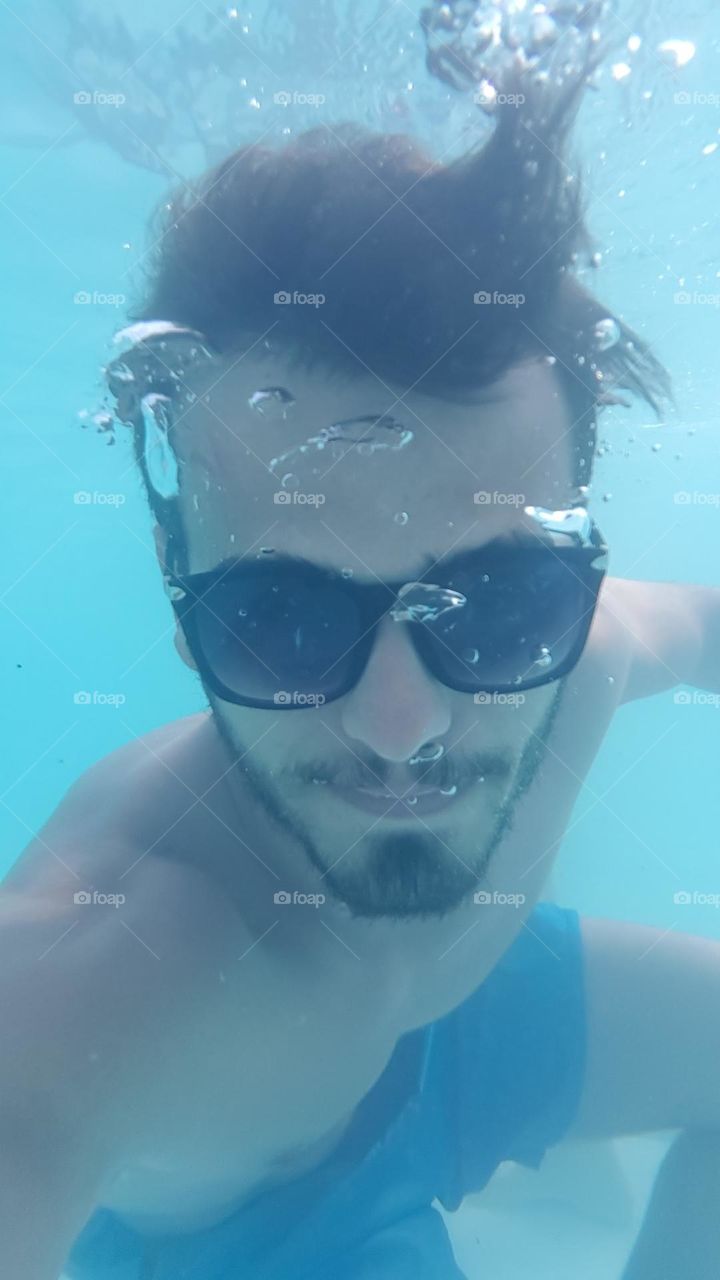 underwater selfie