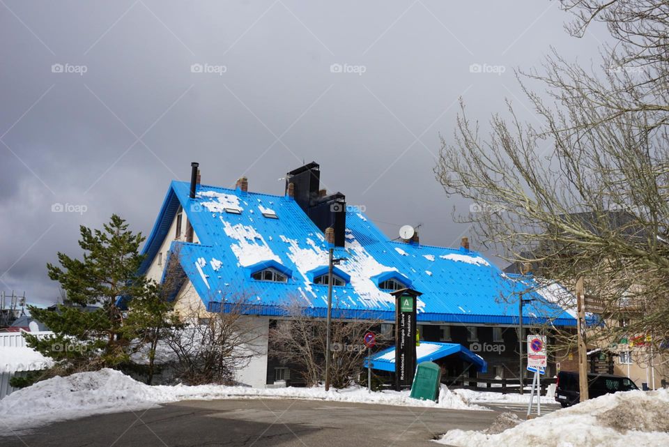 Blue#house#snow