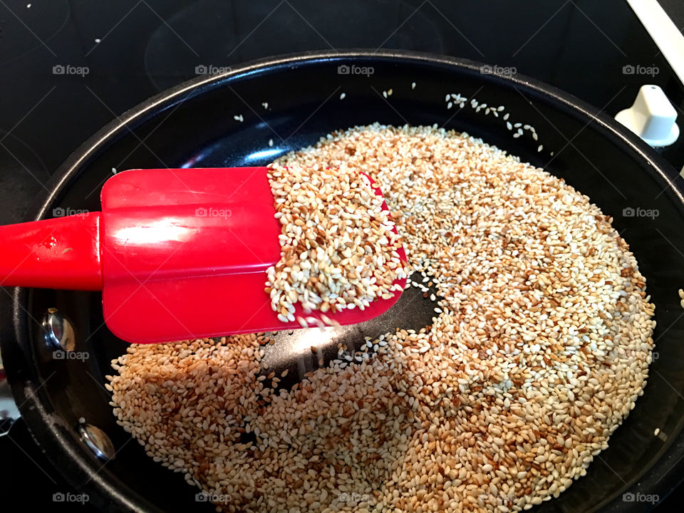 Toasting sesame seeds