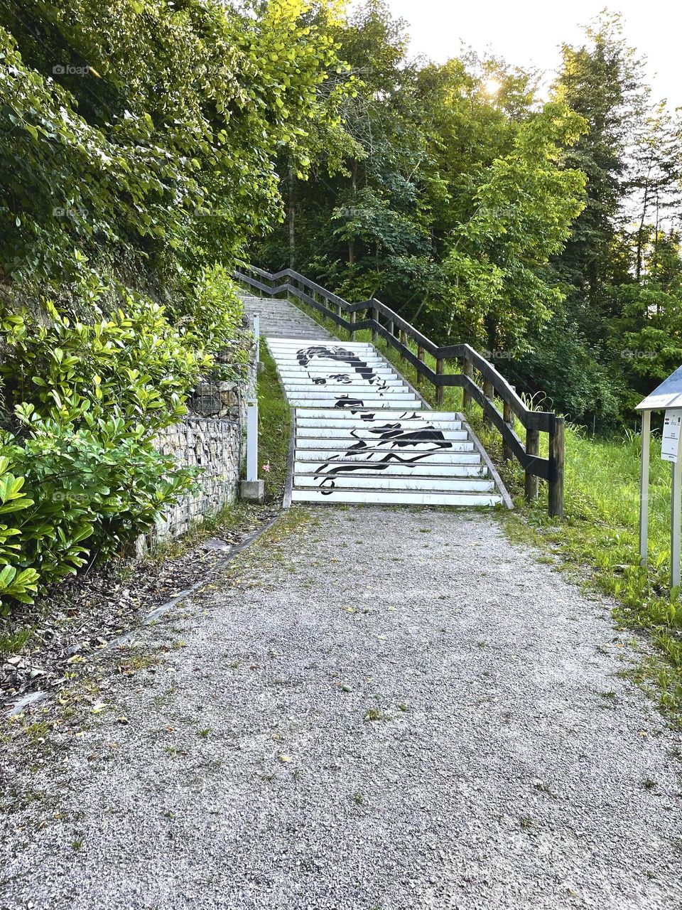 Do u know who is this?