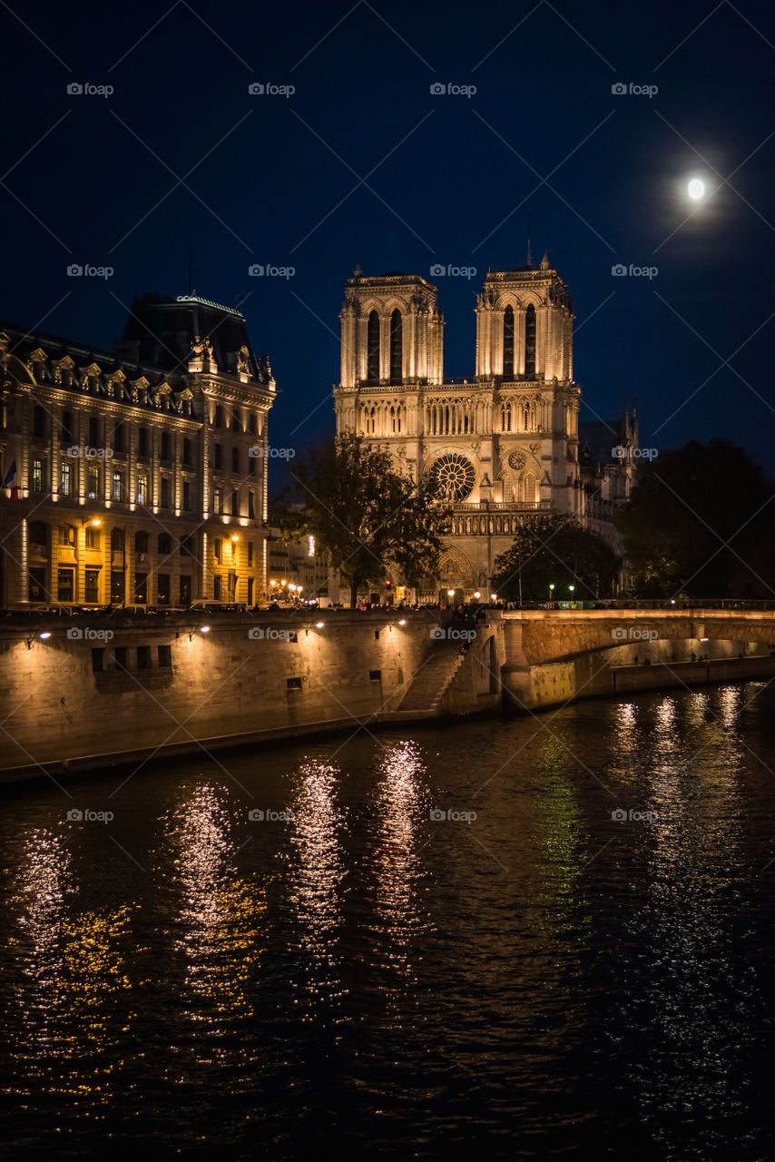 Full moon over Notre Dame 