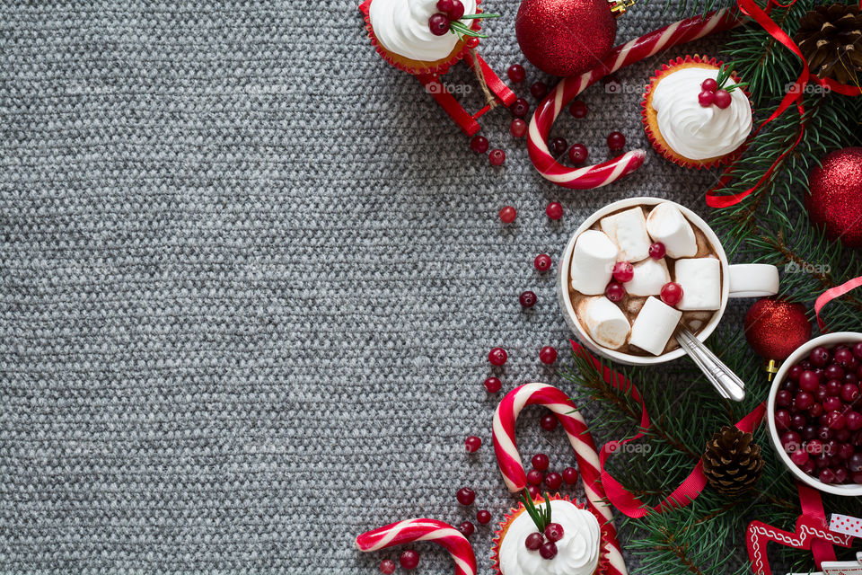 Christmas cupcakes, hot chocolate