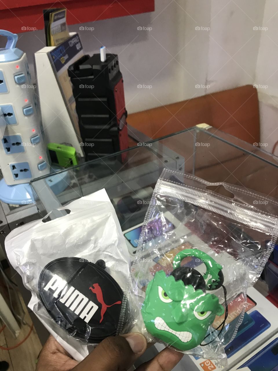 Estuches para guardar los audífonos inalámbricos y lo mejor para ahora salir de casa y cuidarlos a tu medida.