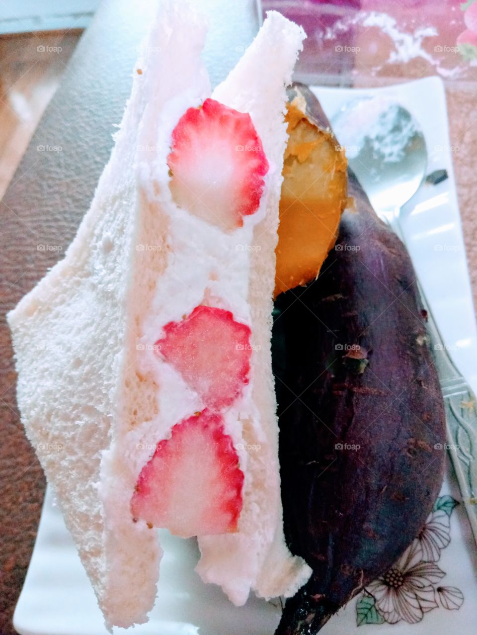 strawberry sandwich with sweet potato es for breakfast.
a healthy diet will gives us healthy life.
a healthy life is happiness.