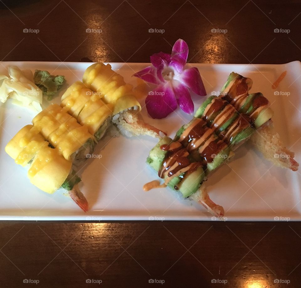 Mango and avocado sushi 