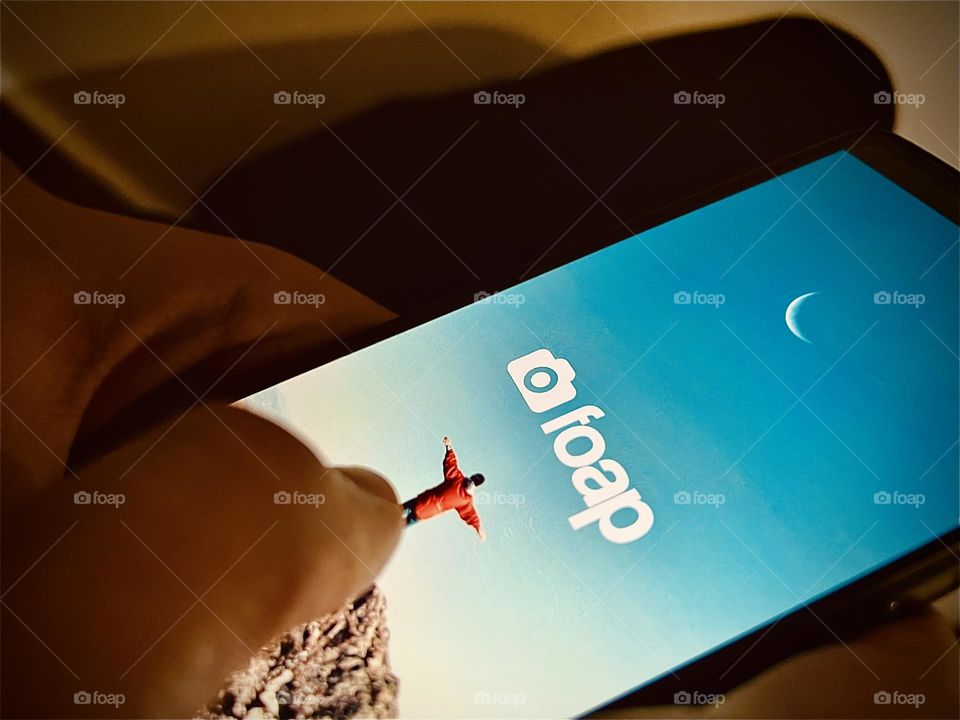 Beautiful picture while I'm holding the phone 