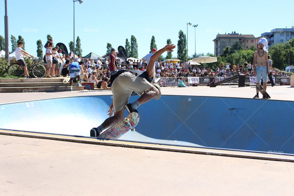 Skater running in the bowl