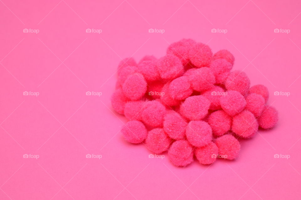 PINK POMPONICS