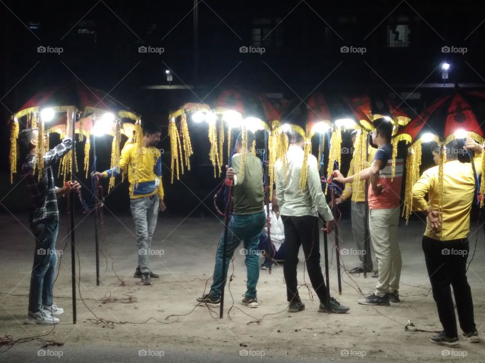 lightman for barat, people with light, night scene