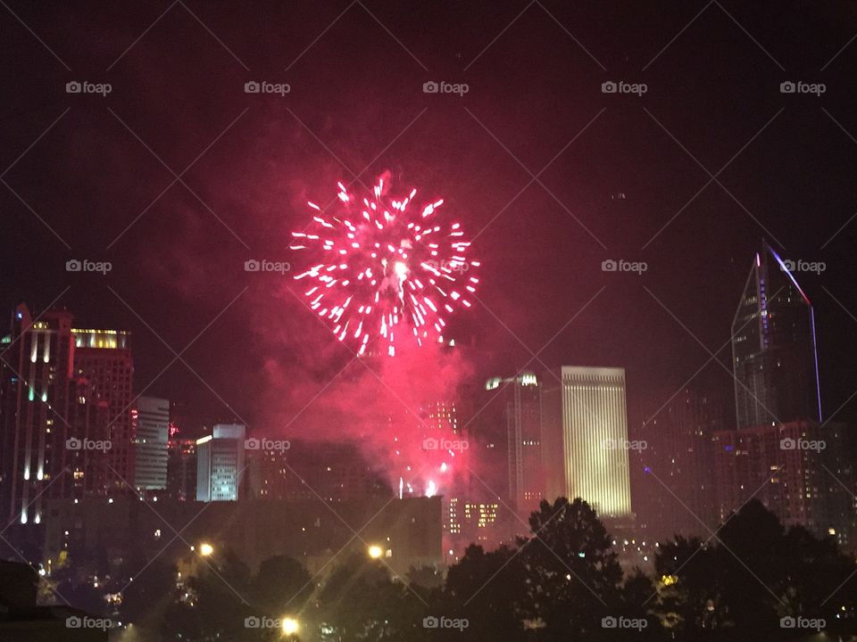 July 4, Fourth of July, Independence Day, extravaganza, lighting up the sky, light up the sky, fireworks, pyrotechnics, colorful light show, sky show, party holiday, celebration, American, USA, Declaration of Independence, Charlotte, NC, Queen city