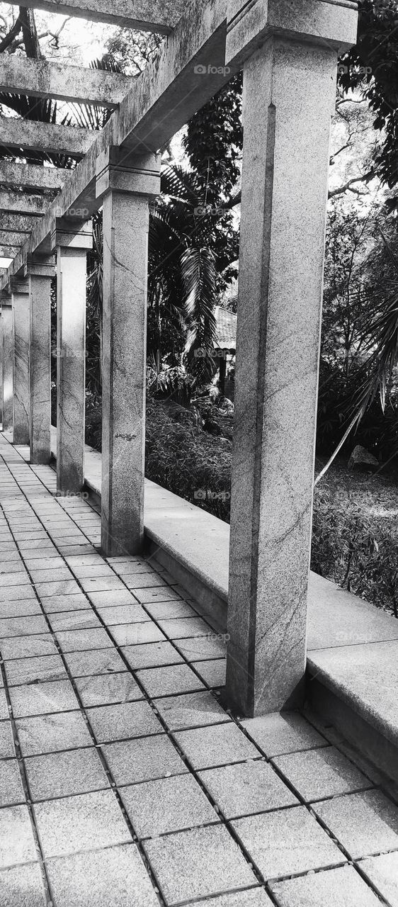 architecture in b &w