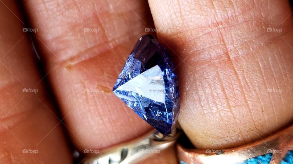 All sides of a Sapphire