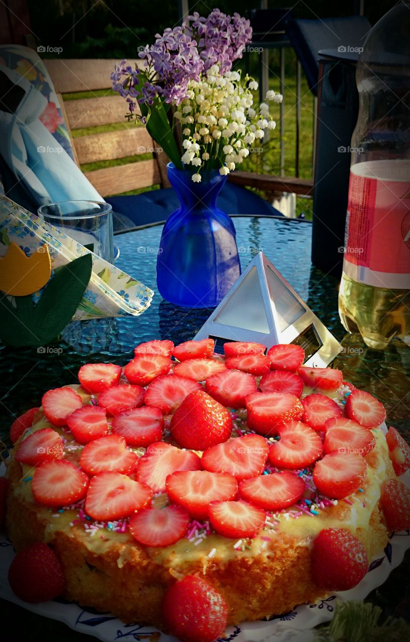 strawberrycake. strawberrycake