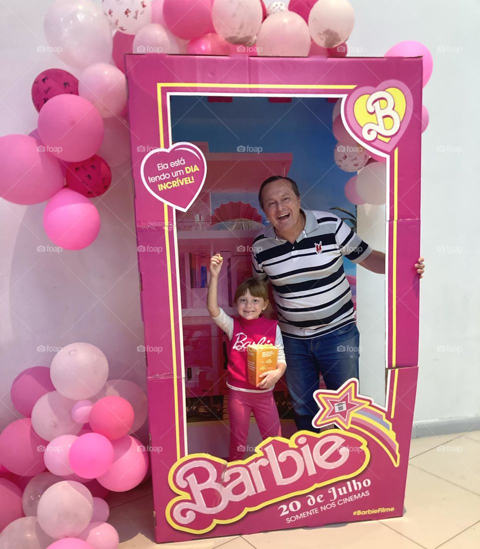 🇺🇸 Finally we watched Barbie!
The company was cool.
And the movie? / 🇧🇷 Enfim assistimos Barbie ! A companhia foi legal. E o filme?
Conto aqui: professorrafaelporcari.wordpress.com/?p=193873