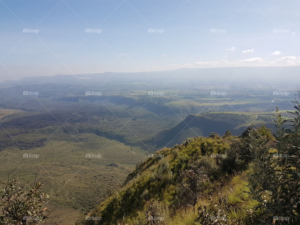 A morning at the elementaita escarpments, the morning dew is still on and it's starting to get clear