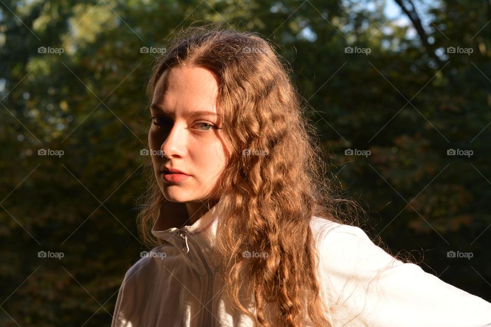 girl beautiful portrait in sunlight