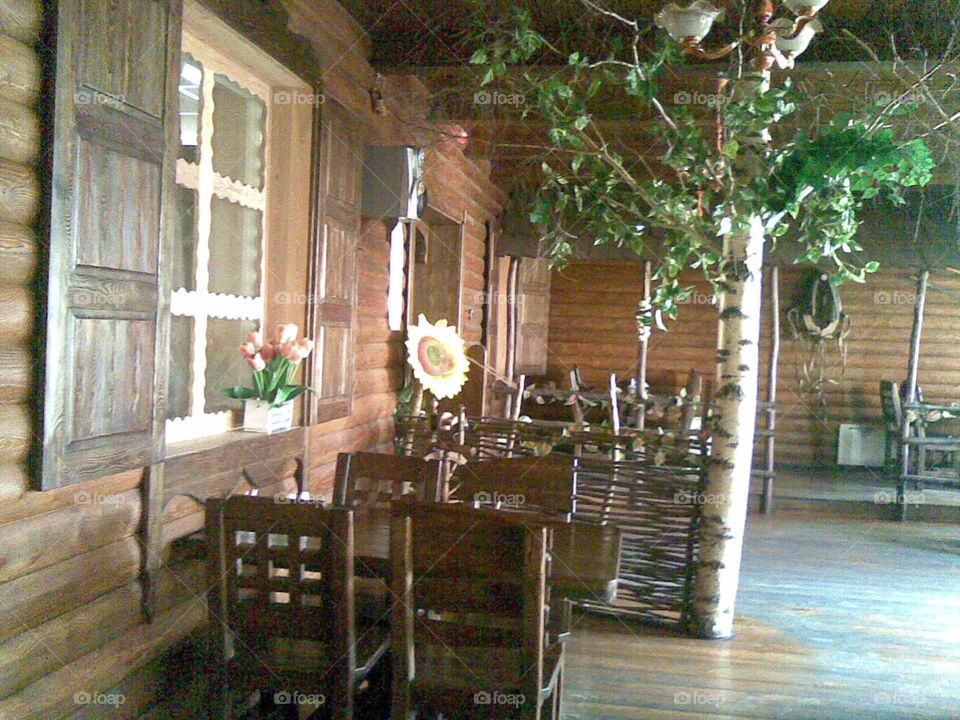 ffotomir Кафе  стол стул окно  дерево плетень