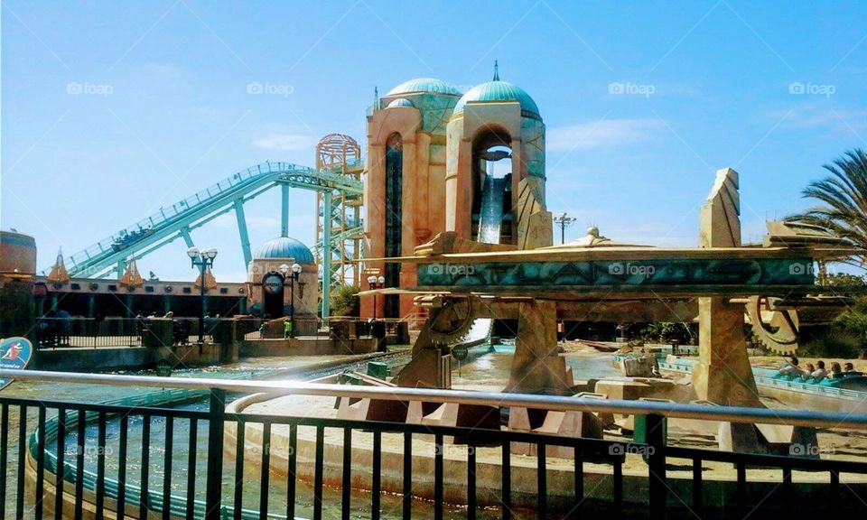 Theme park attraction