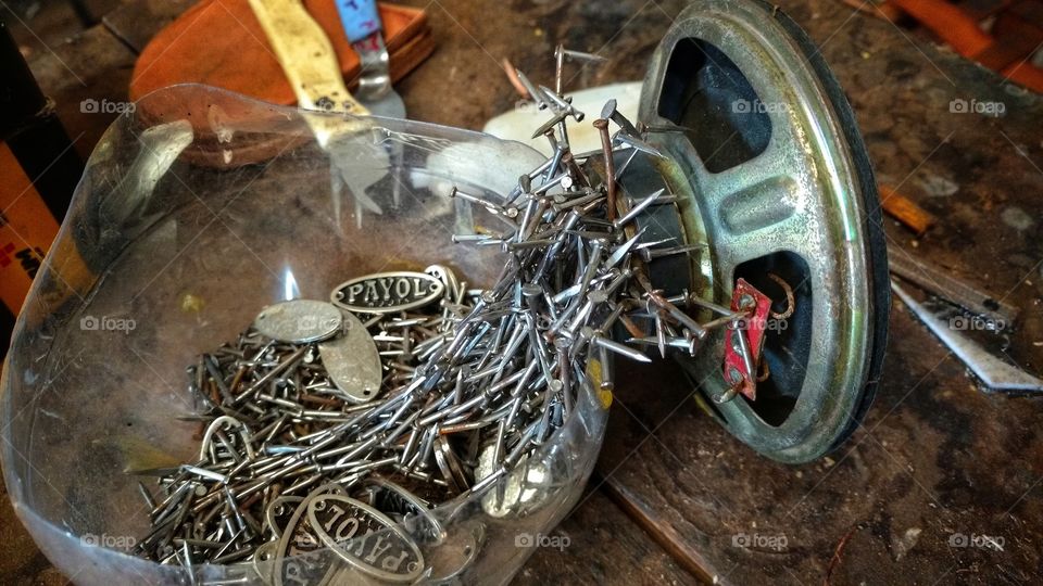 Imã. Atração, magnetismo, ação, força, energia, conexão.