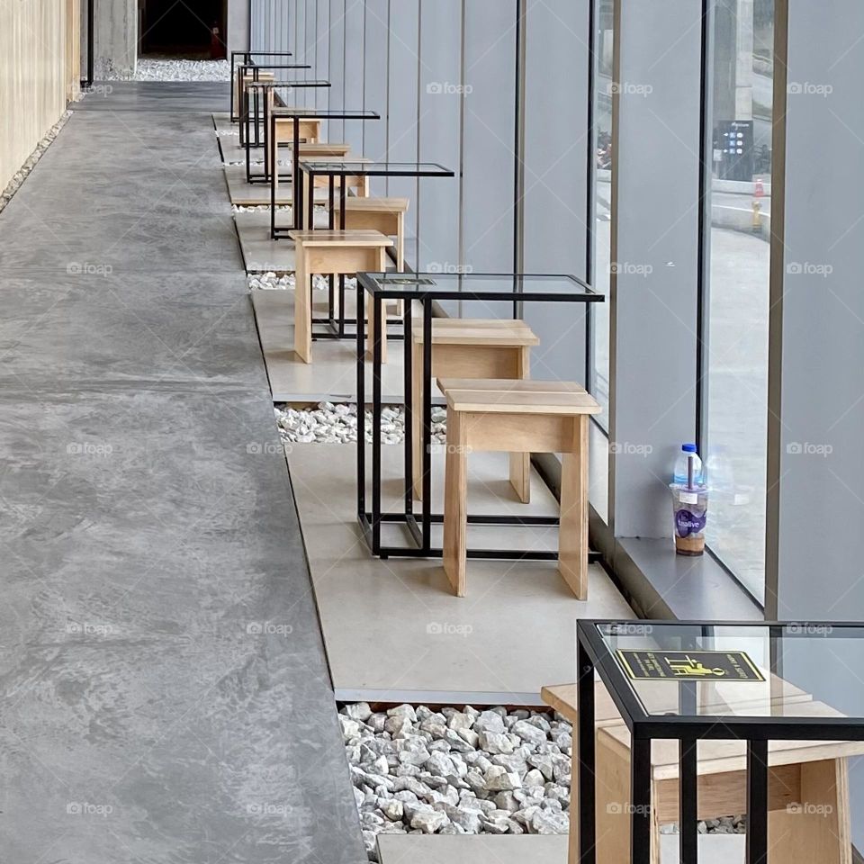 This cafe’s with modern retro interiors of this place and floor-to-ceiling length windows