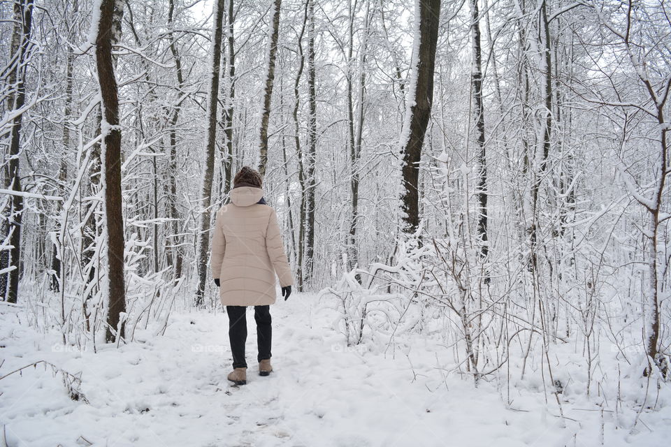 woman in winter park social distance