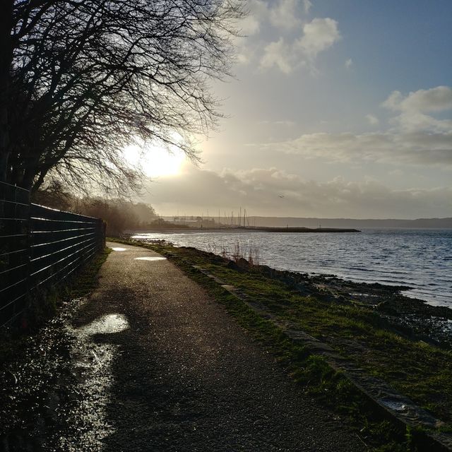Spaziergang am Wasser