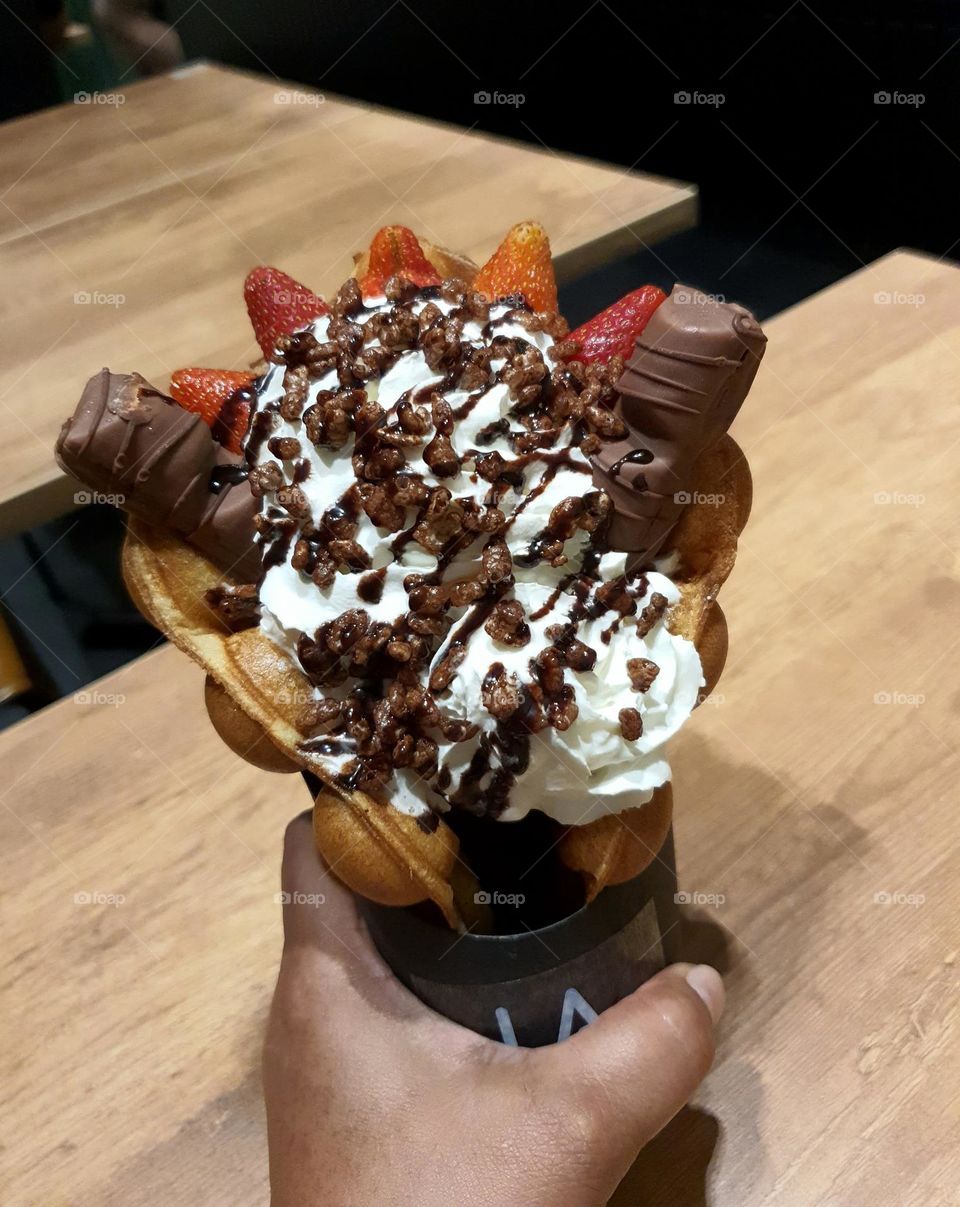 Chocolate Berry Ice Cream Waffle