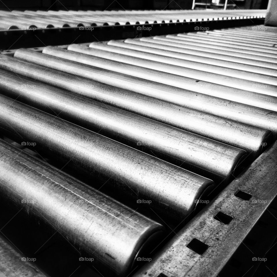 Roller conveyor 