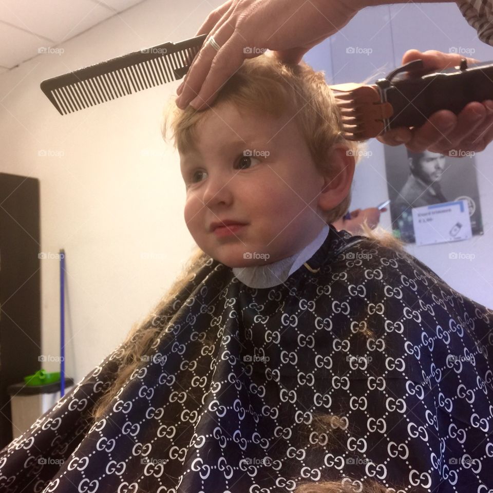 Floris at the hairdresser 