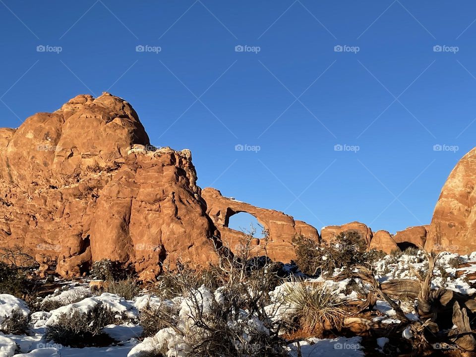 Beautiful arch and rare snow in national park