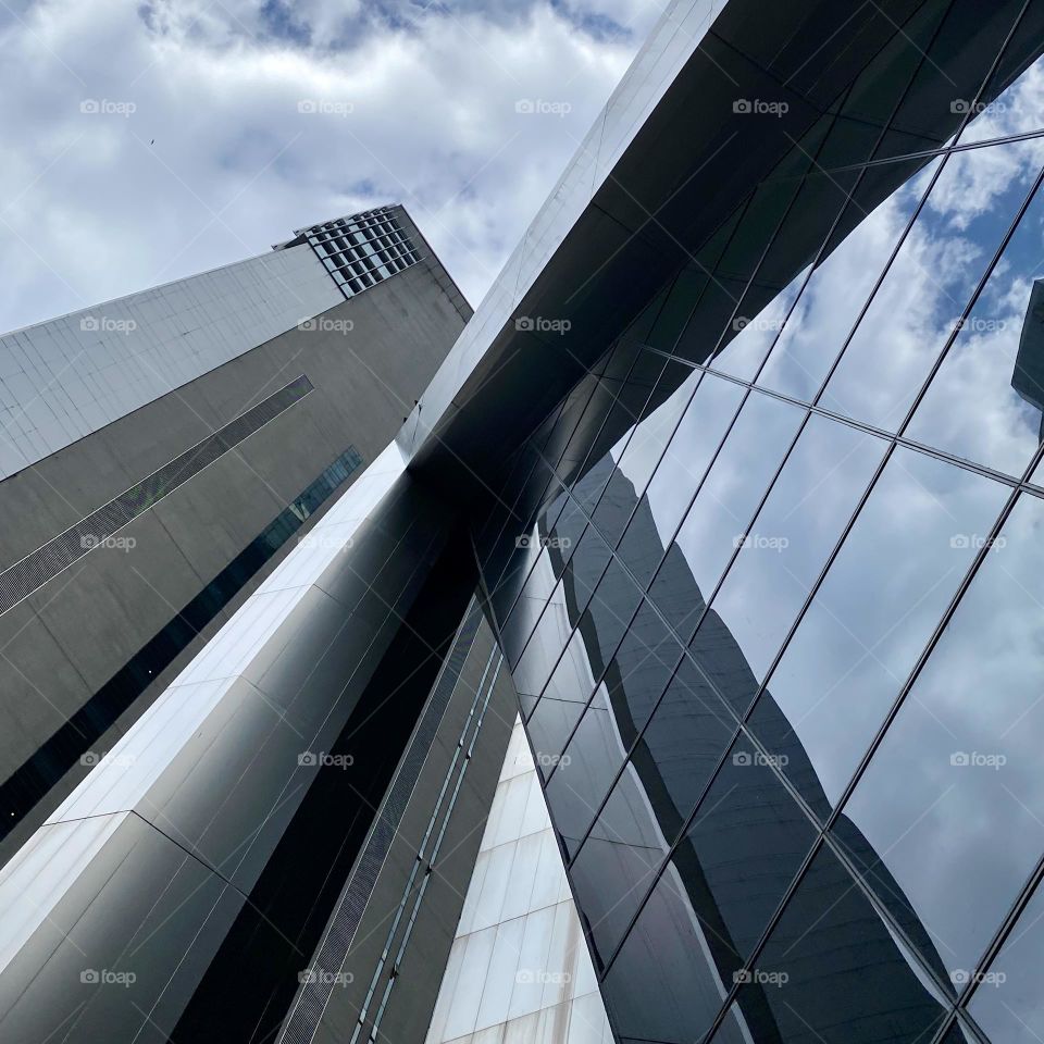 Building mirror glass wall