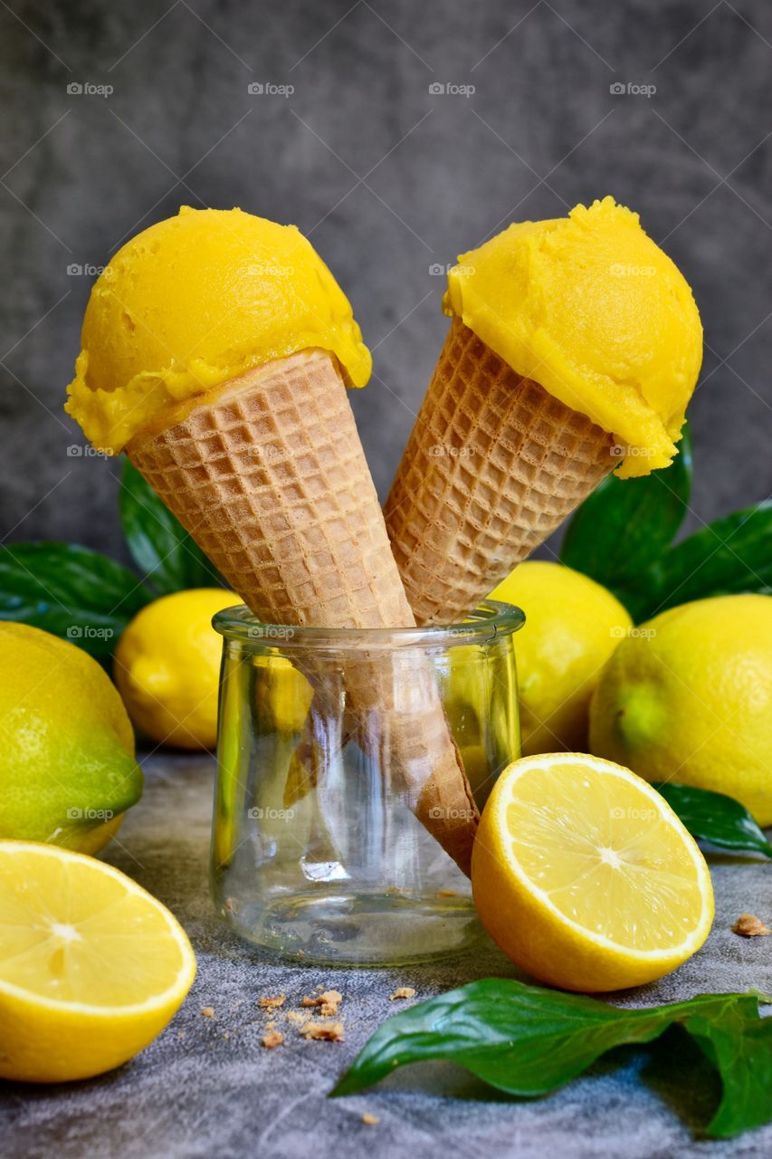 Lemon ice cream 