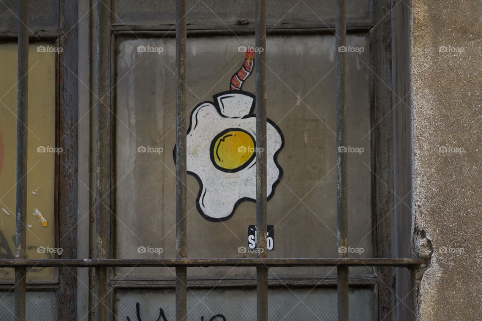 Bomb egg