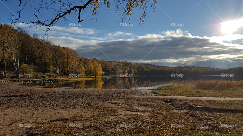 Autumn - calm lake, reflections - höst spegelblank sjö skog