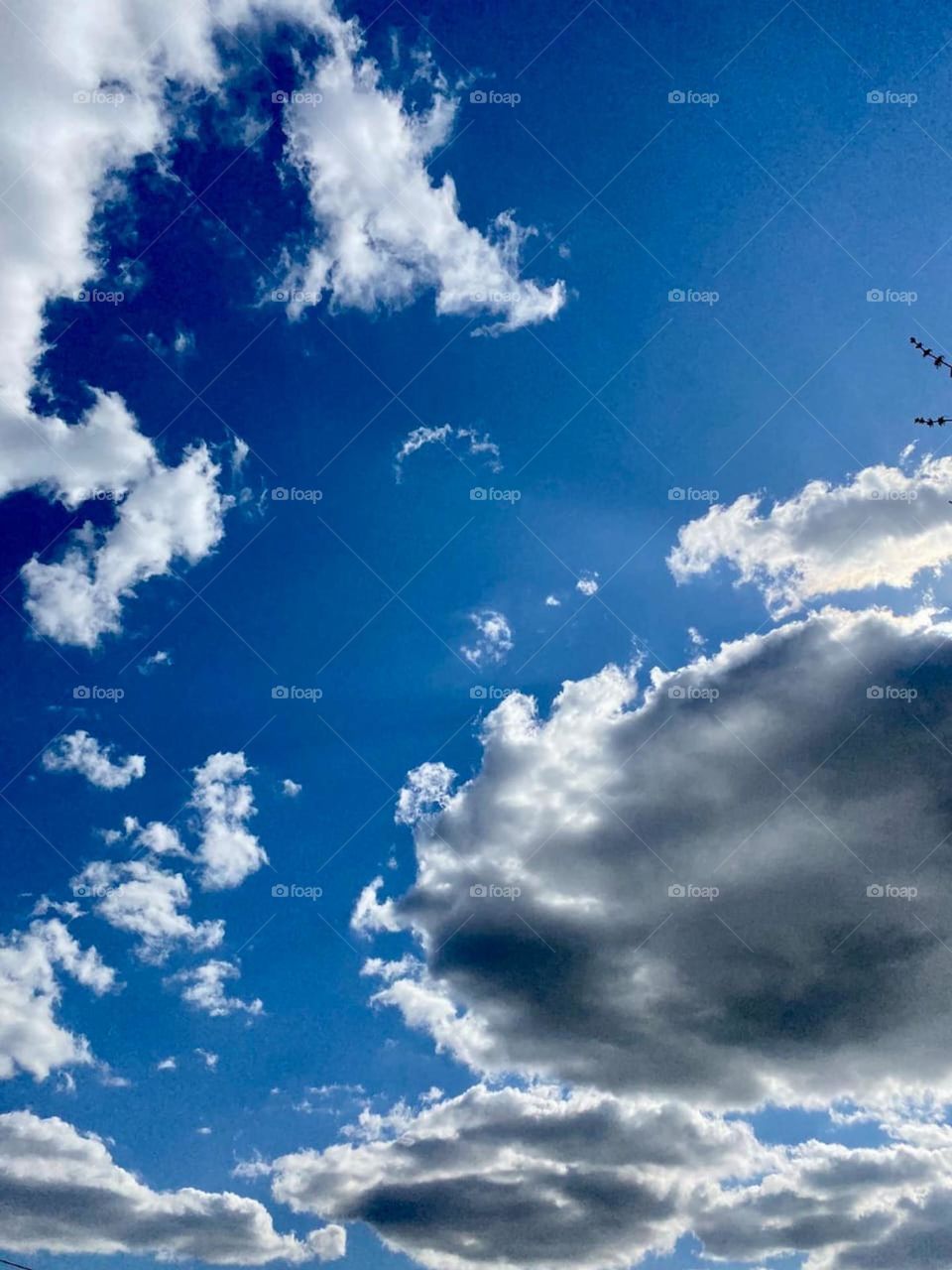 clouds in the sky on a cloudy day