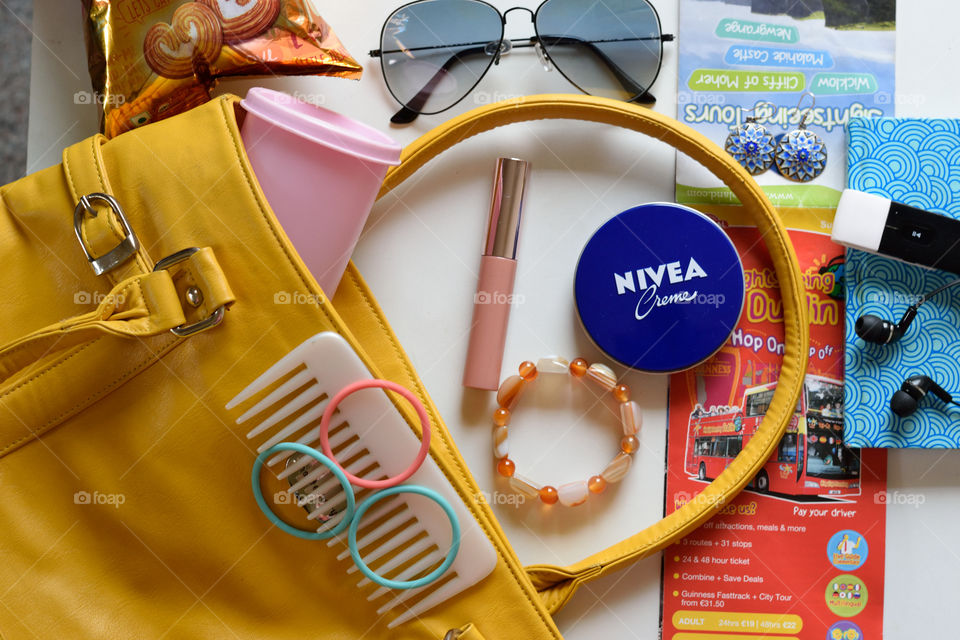 what's inside your summer bag?