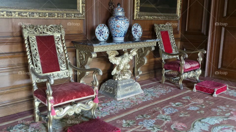 thrones in 16th century house
