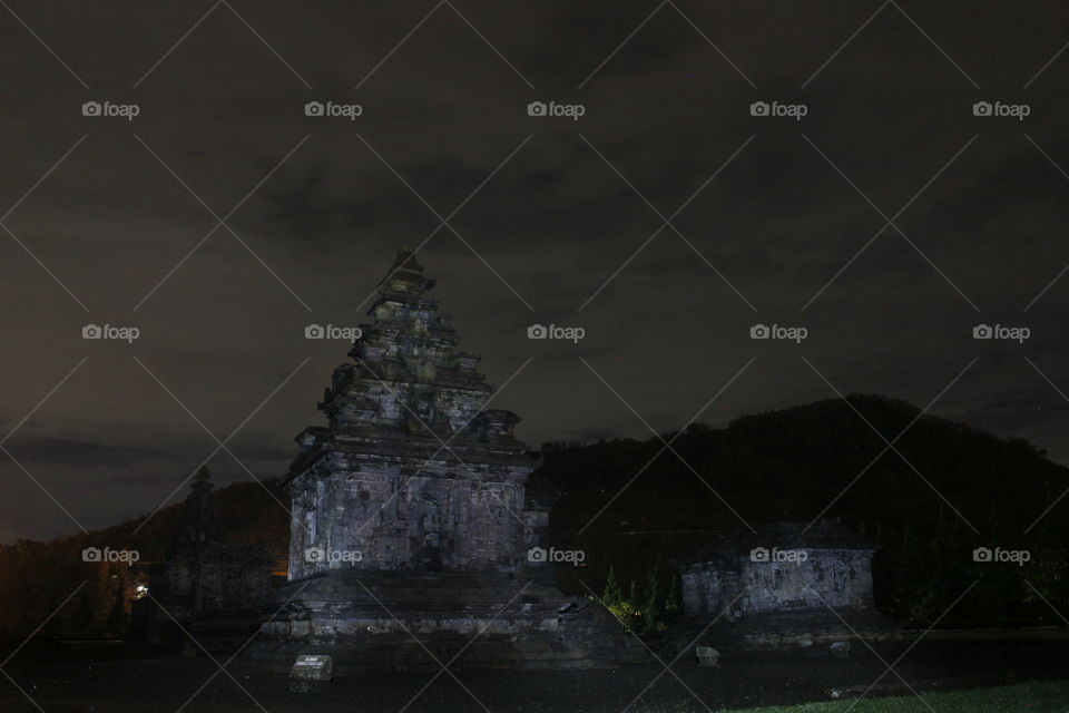 tample in the night