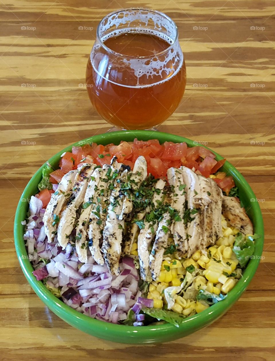 Delicious Salad & Beer at Beer Research Institute