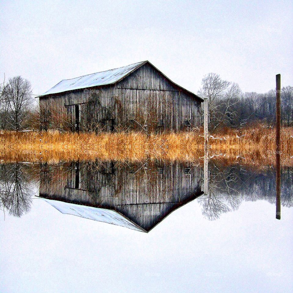 Old rustic Indiana barn 
