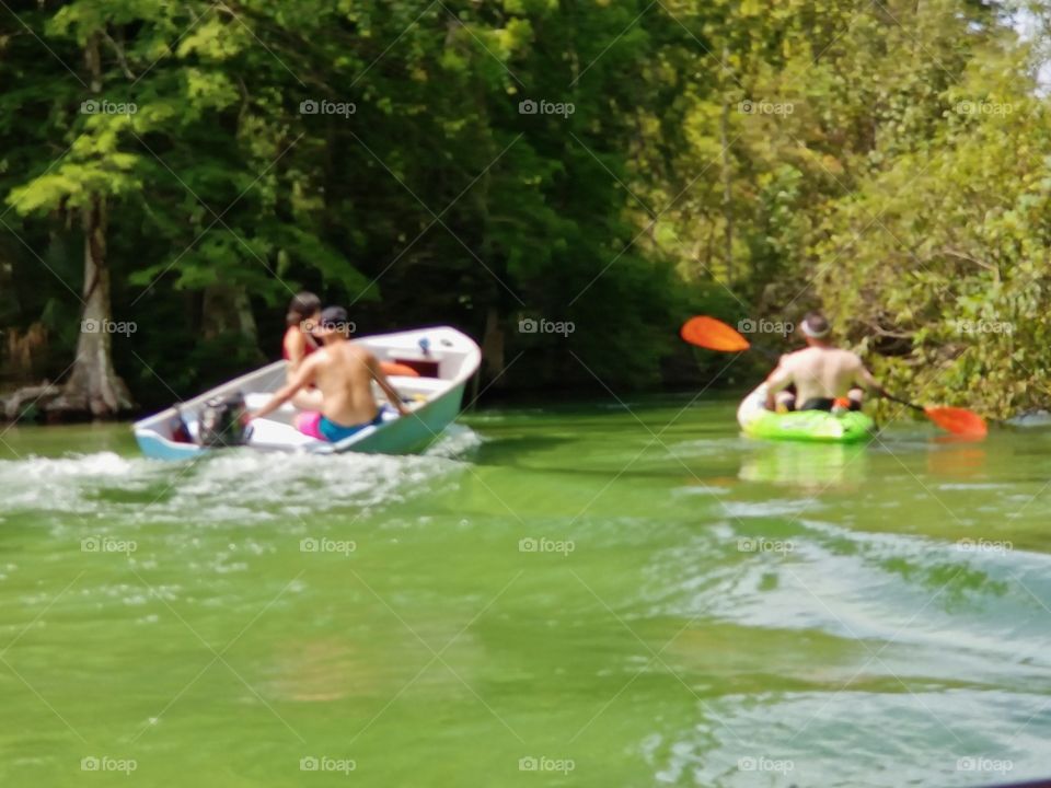 Fun in the sun🛶🚤